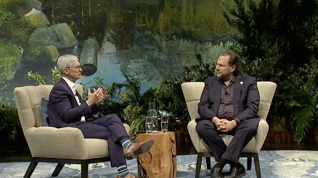 苹果关闭 iOS 15.1.1 及 iOS 15.1 验证通道，升级 iOS 15.2 后无法再降级