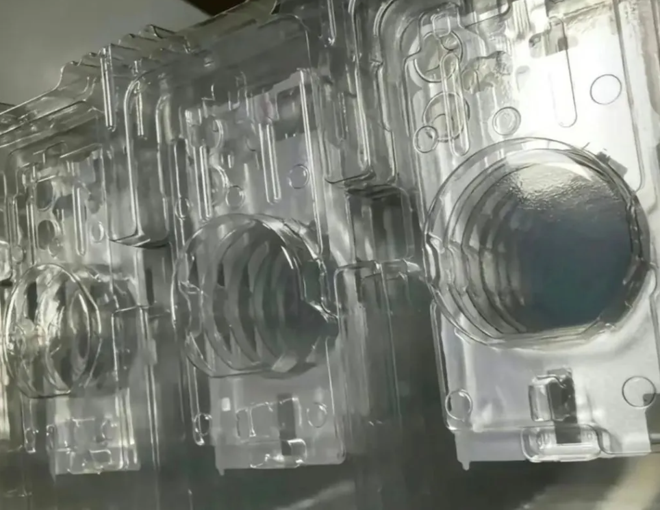 苹果发布 iOS 与 iPadOS 14.0.1，修复预装应用存在的部分 Bug