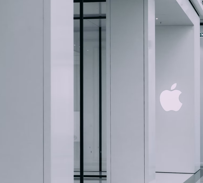 iPhone换屏后苹果零售店拒修 律师：霸王条款