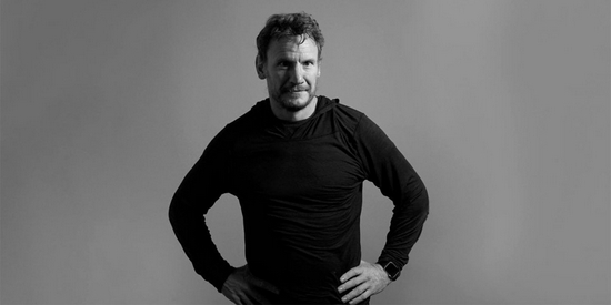 “苹果 iPhone 13 拍照翻车自带炫屏”上热搜