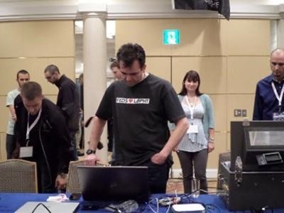 苹果在谷歌办公室附近挂出 iPhone 巨型宣传海报：隐私最重要