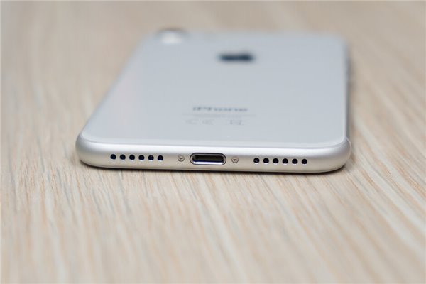 万万没想到AirPods竟如此受欢迎:苹果又要大赚一笔 万万没想到AirPods竟如此受欢迎:苹果又要大赚一笔