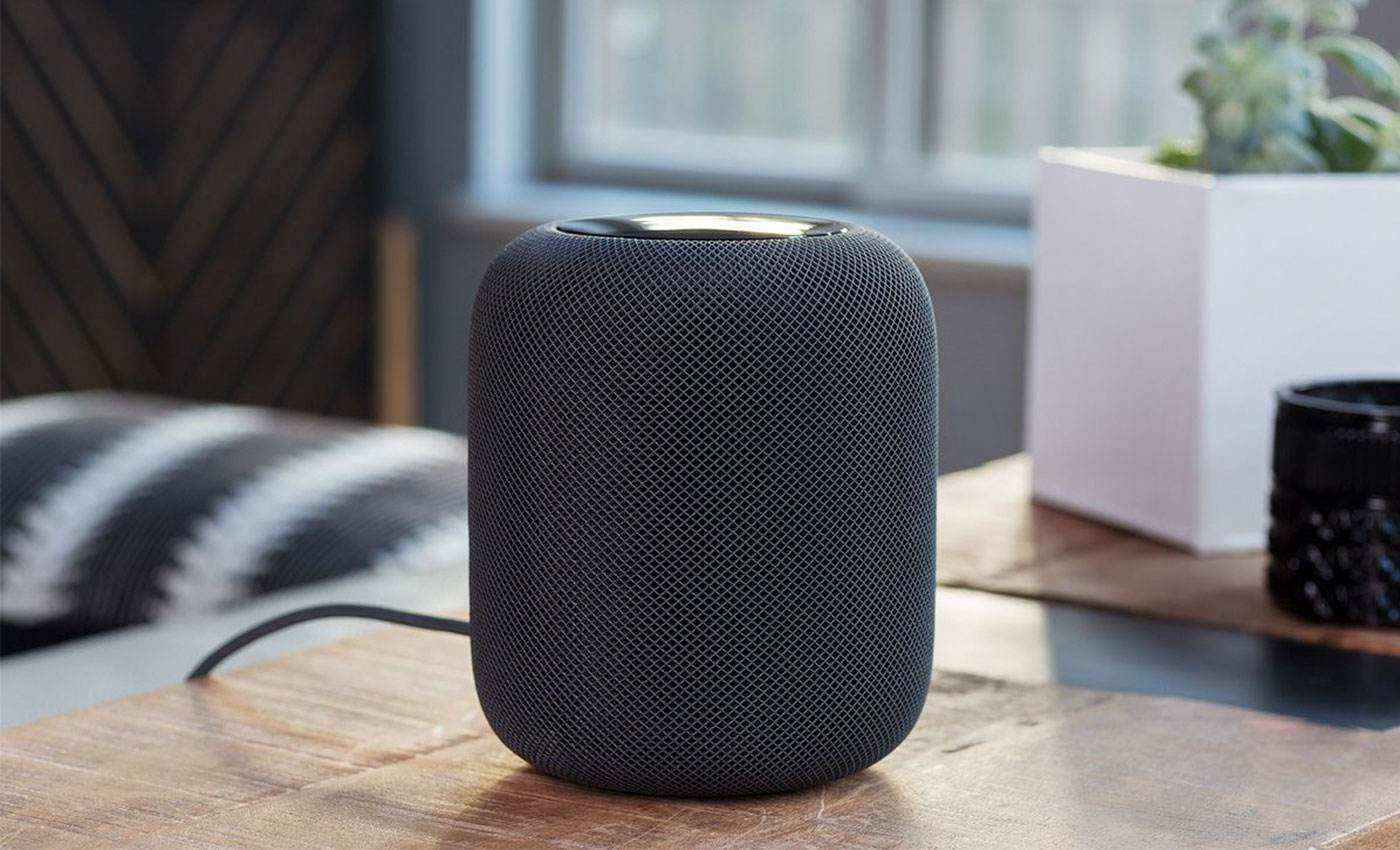 回顾：17年前， 乔布斯展示了第一台iPod