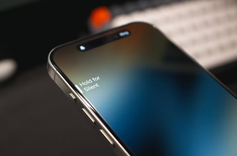 苹果 AirPower 无线充电板原型机体验：内含 22 个线圈