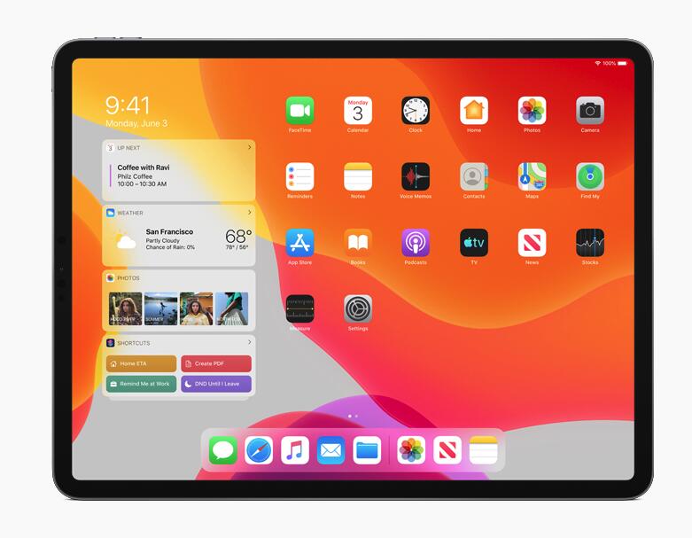 苹果透明外壳的 AirPods 和 29W 电源适配器原型曝光