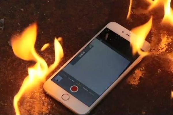 老款iPhone用户吐槽：苹果从换新电池中狂获利