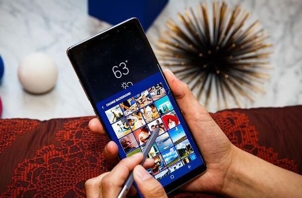 iPhone 销售遭遇困境：传苹果公司将削减部分部门的招聘