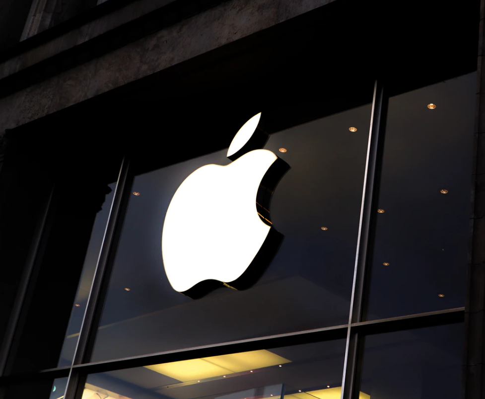 Caviar 推出镀金限量版 iPhone 16 Pro / Max：18K / 24K 黄金，起价 10630 美元