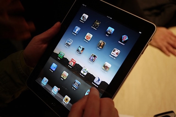 iOS 10.1.1坑哭iPhone 6S/6/5S：电池近乎残废