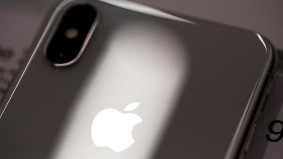 美国人口普查局将为 50 万调查员配备苹果 iPhone 8