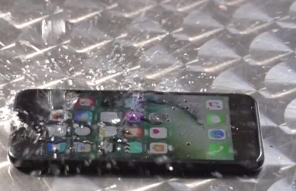 苹果的可穿戴革命：从 AirPods 说起