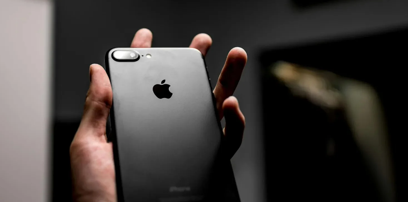 第三季全球智能手机出货同比下降 6%，三星/苹果/小米前三名